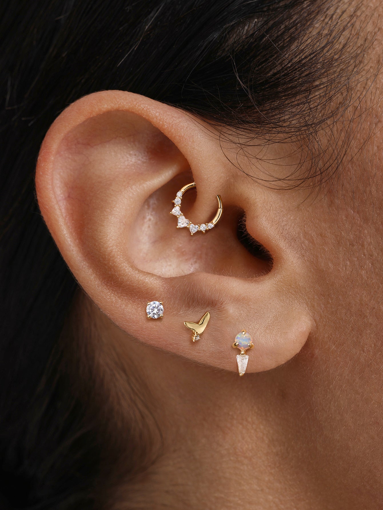 Płaski tył z 14-karatowego złota Sea Spritz CZ. Ogon syreny