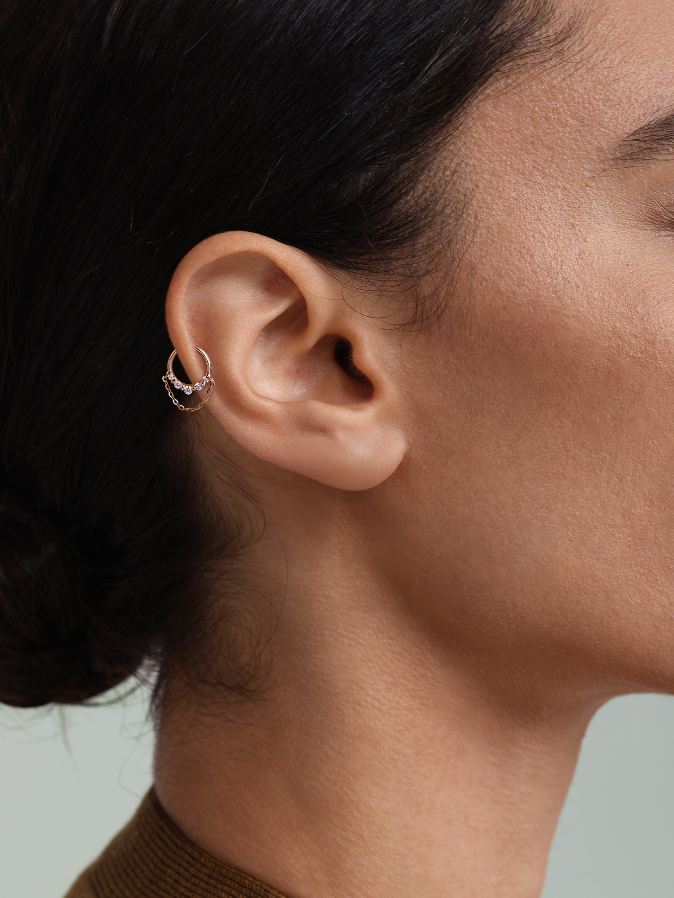 Anneau d'oreille à pompon prisme en or massif 14 carats