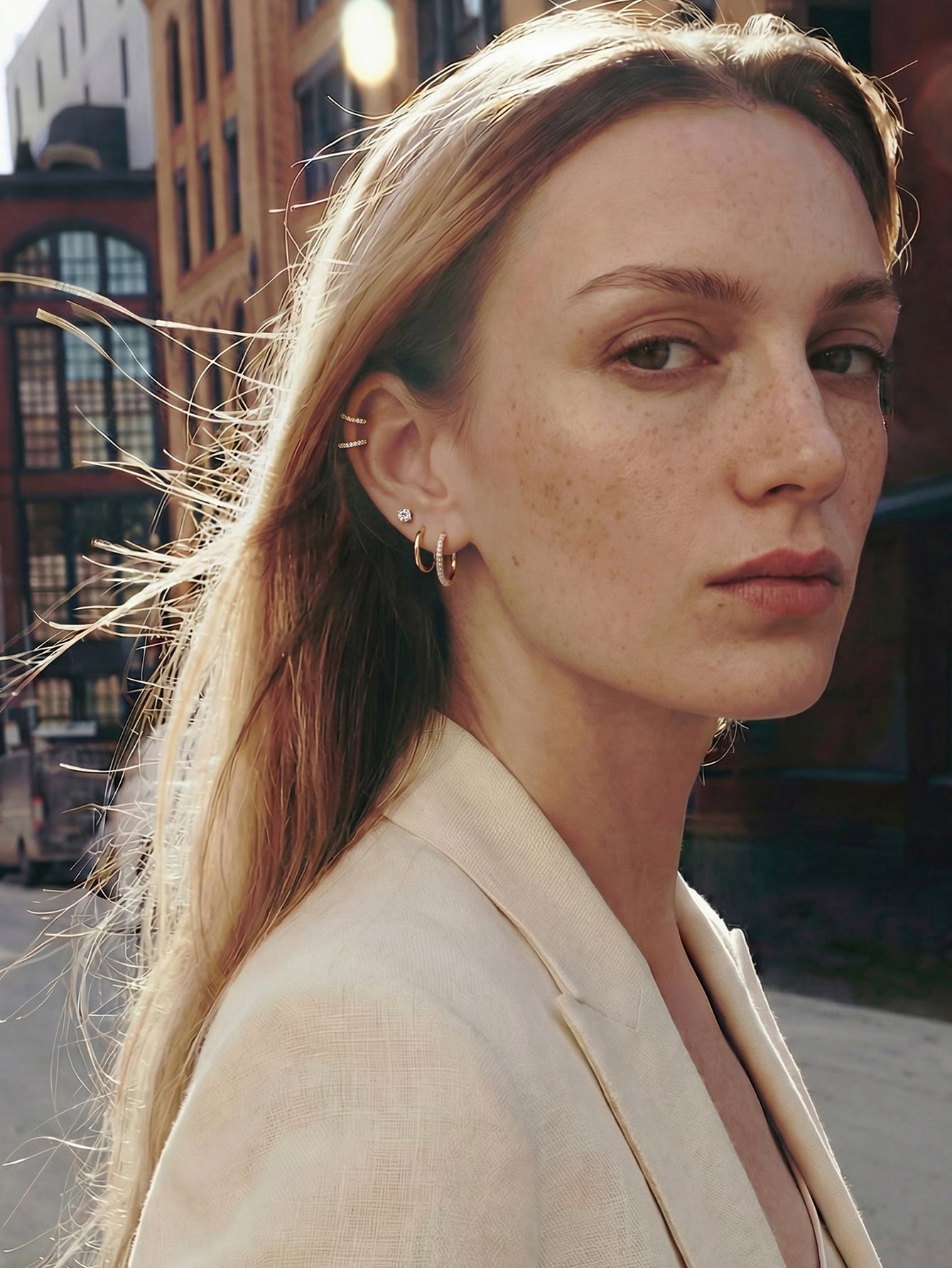 KOSINER elegant silver jewelry featuring a delicate design, perfect for adding a touch of sophistication to any outfit.