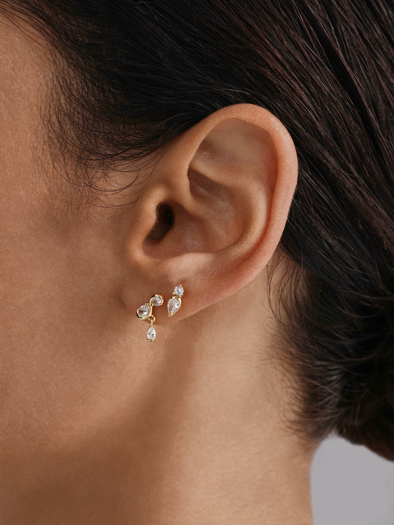 Pinos de gota CZ em ouro vermeil 18K