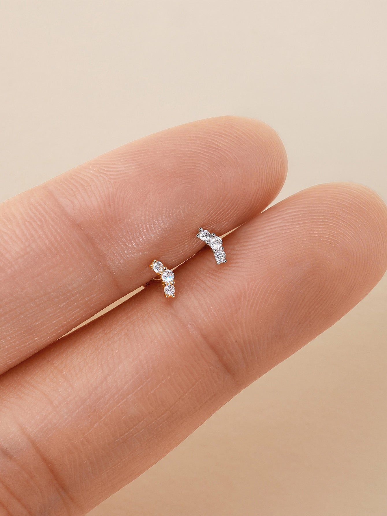 14K Solid Gold Pave gebogener Ohrpiercing-Ohrstecker