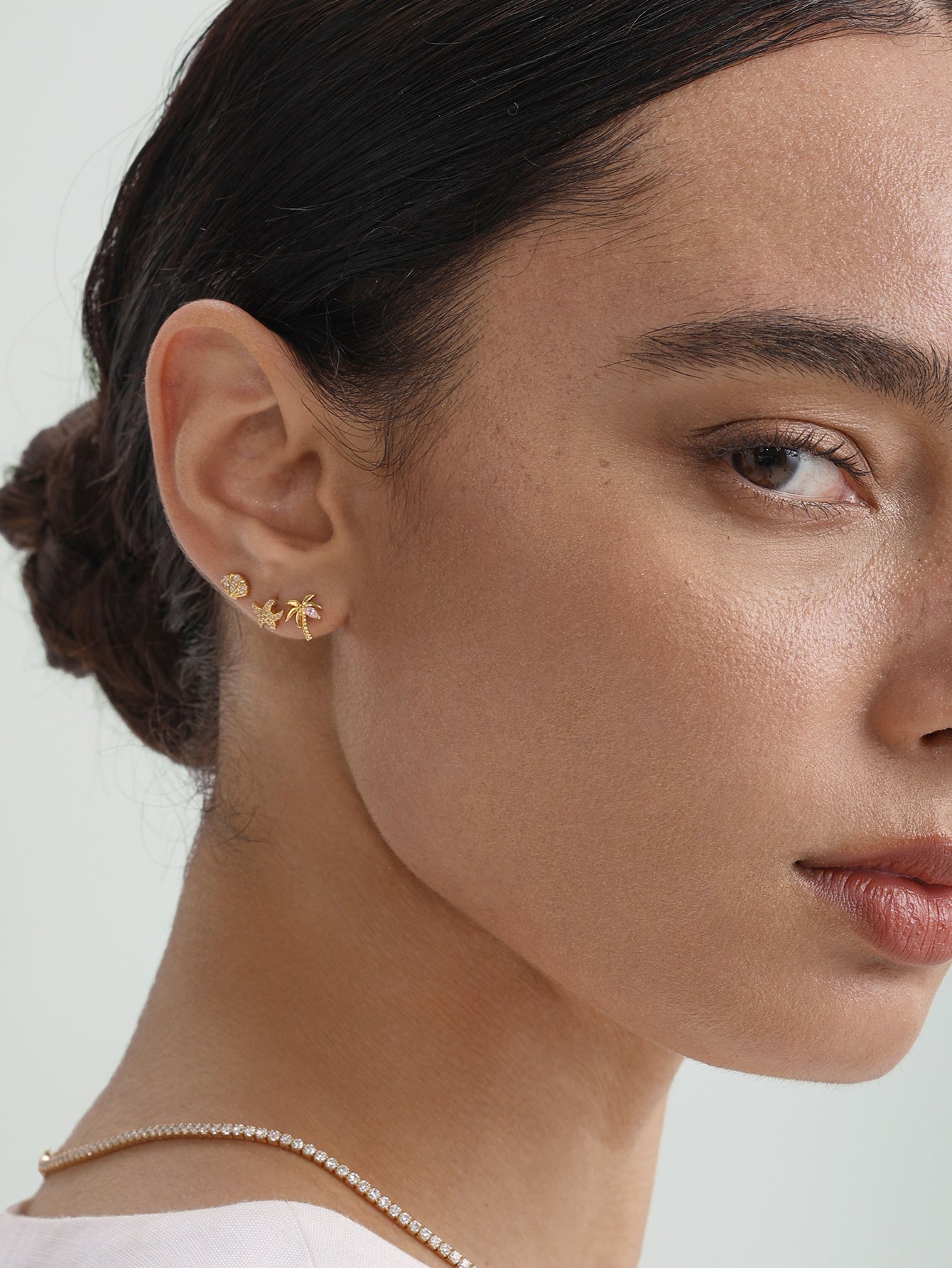 KOSINER Seashell flatback stud minimalist everyday & beachwear ear jewelry