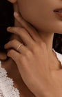 Kosiner Jewelry Anillo apilable con pavé clásico Essentials en oro macizo de 14 quilates