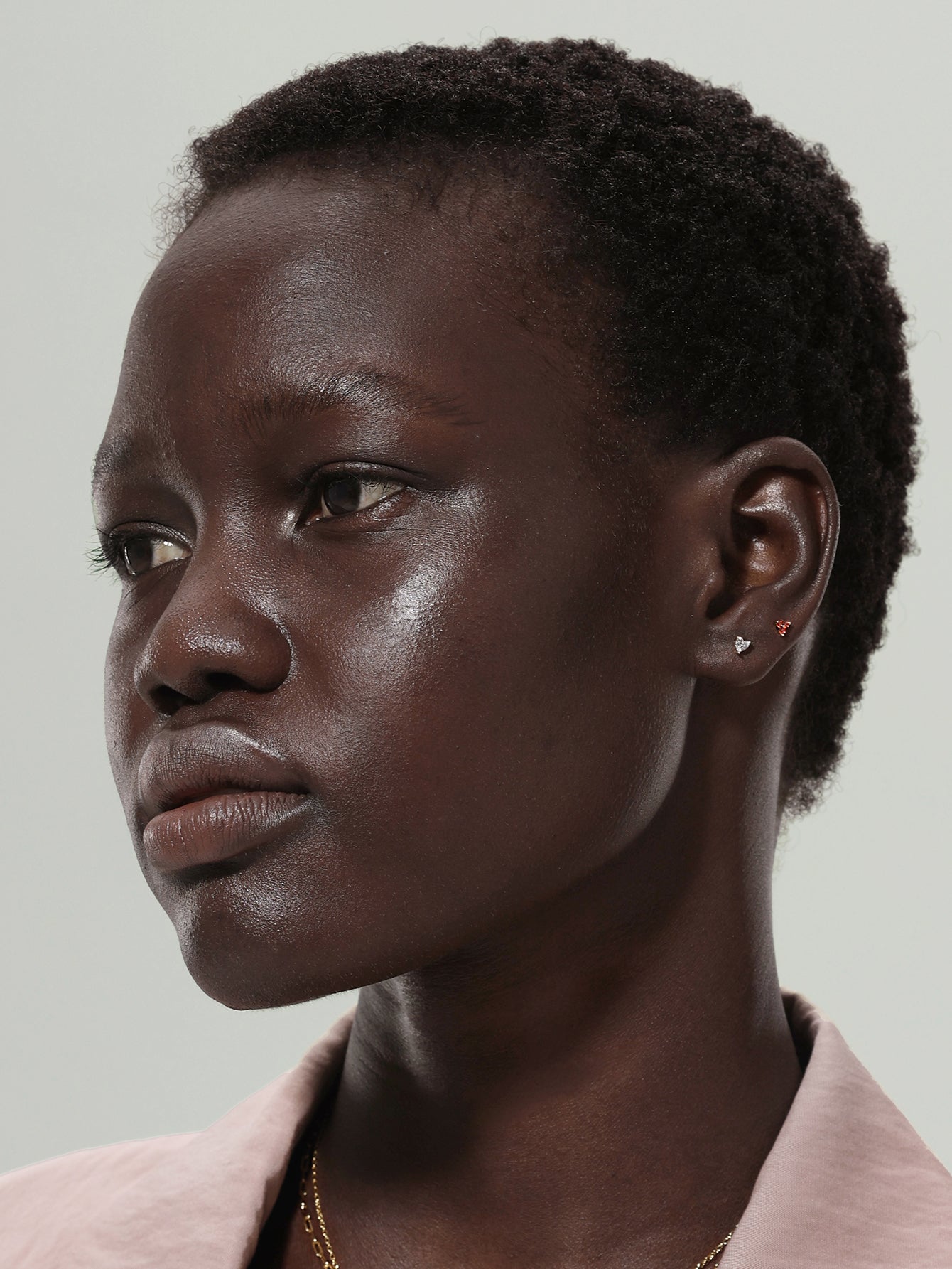 Clou d'oreille en or massif 14 carats avec zircone et cœur d'amour