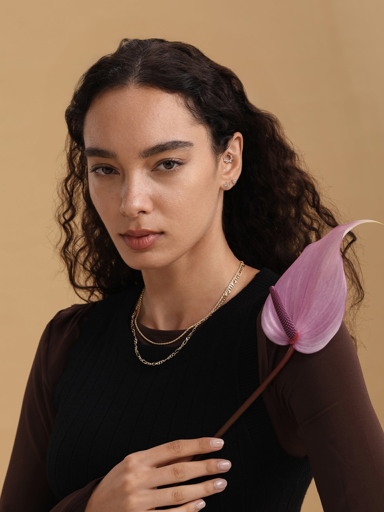 Klassischer Mondstein-Knorpel-Creolen-Ohrring aus 14-karätigem Massivgold