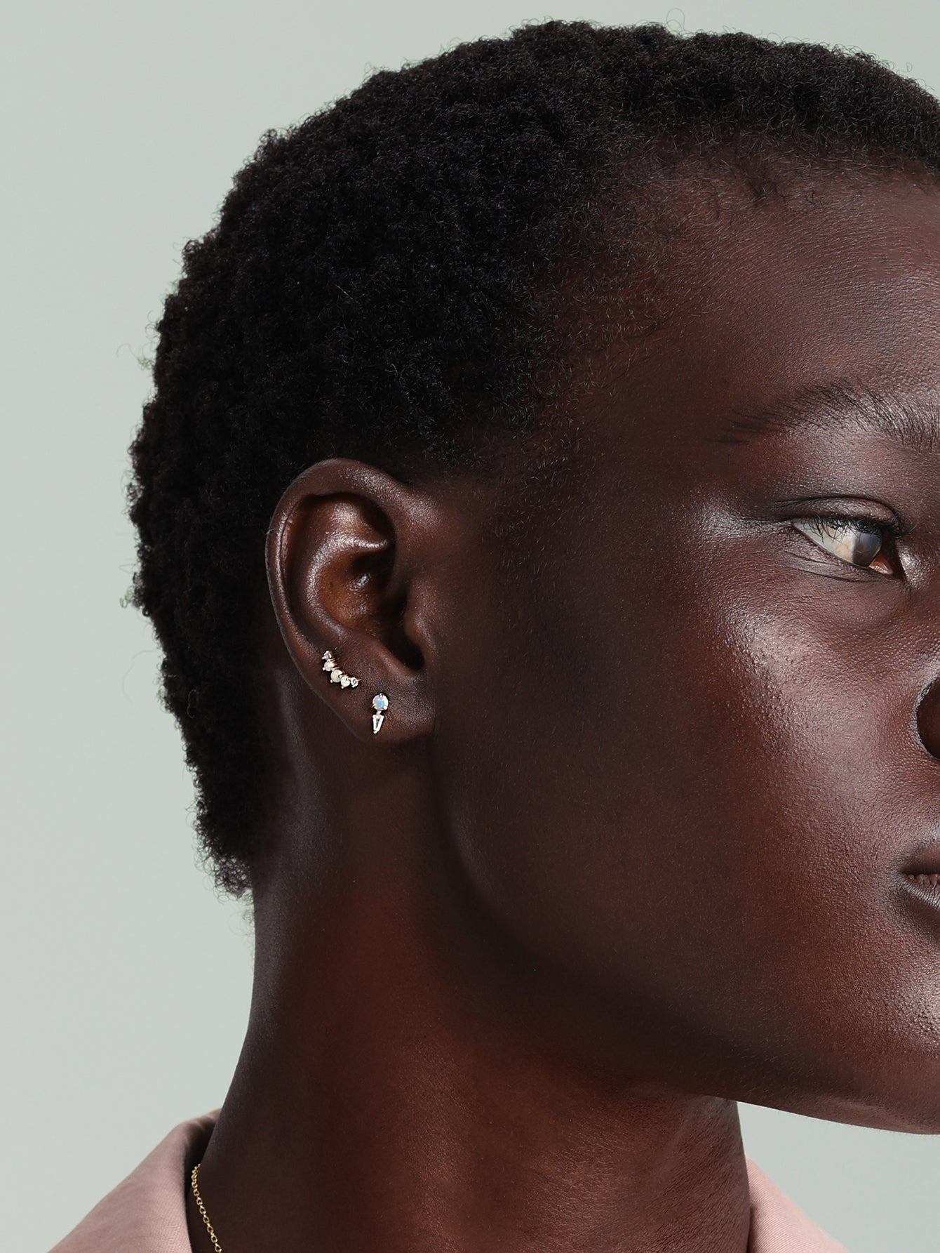 Brincos clássicos de opala em ouro maciço 14K