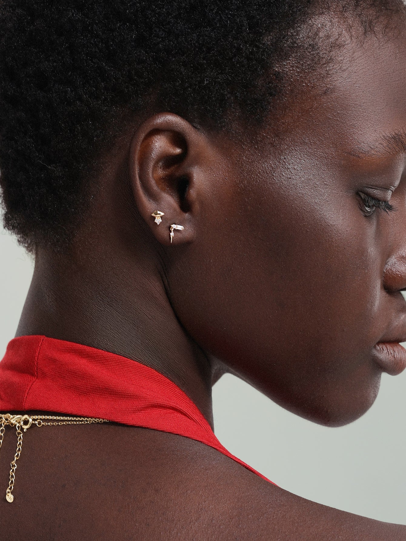 Goujon géométrique à dos plat en or massif 14 carats