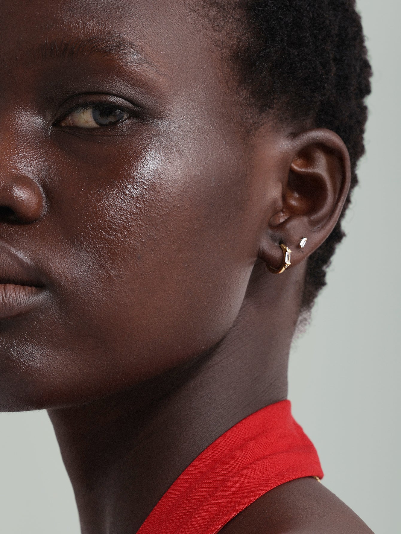 Goujon à dos plat en or massif 14 carats avec prisme carré CZ