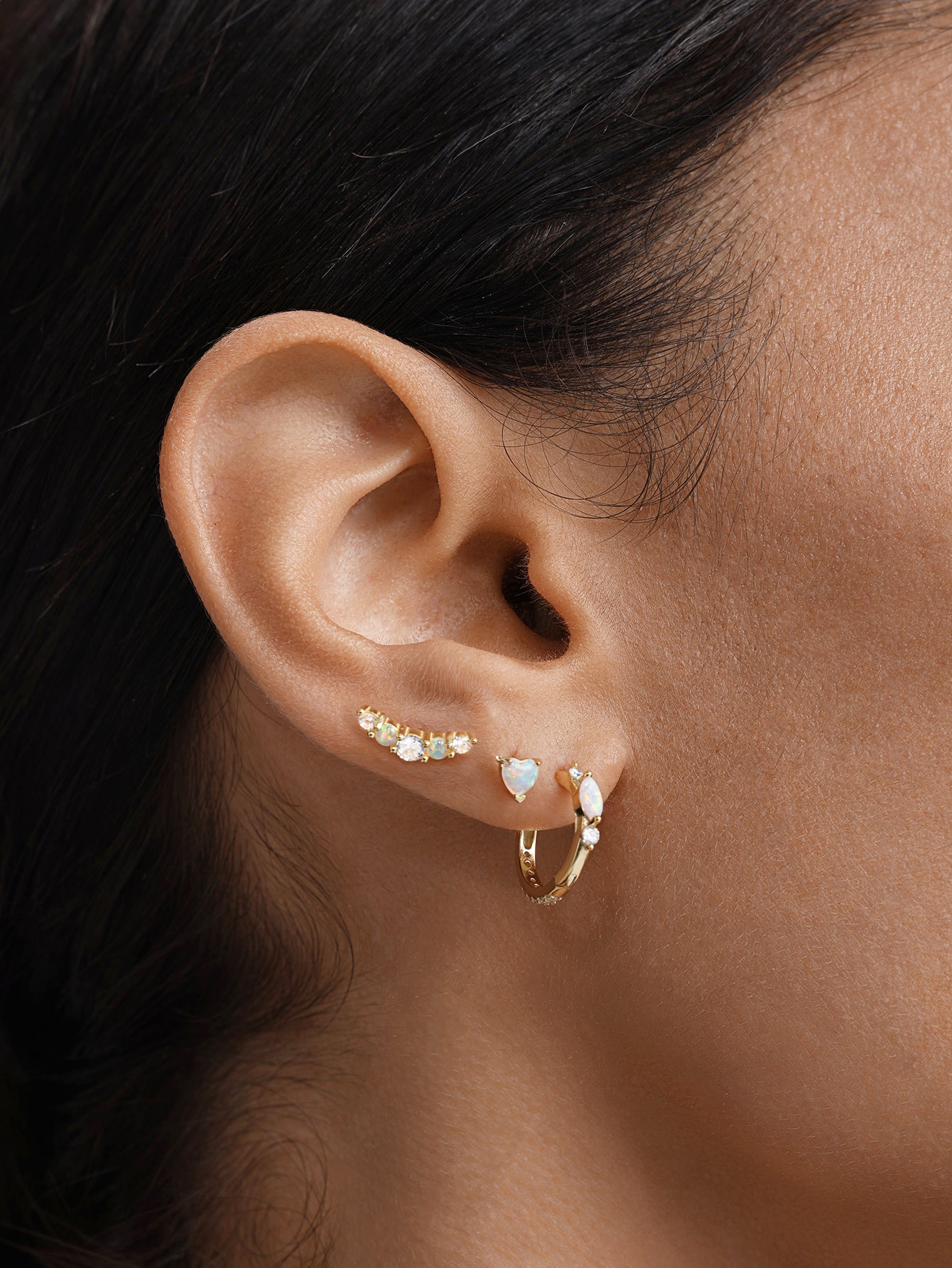 KOSINER Heart Opal Stud em Ear Stack, Helix & Lobe Piercing com curadoria