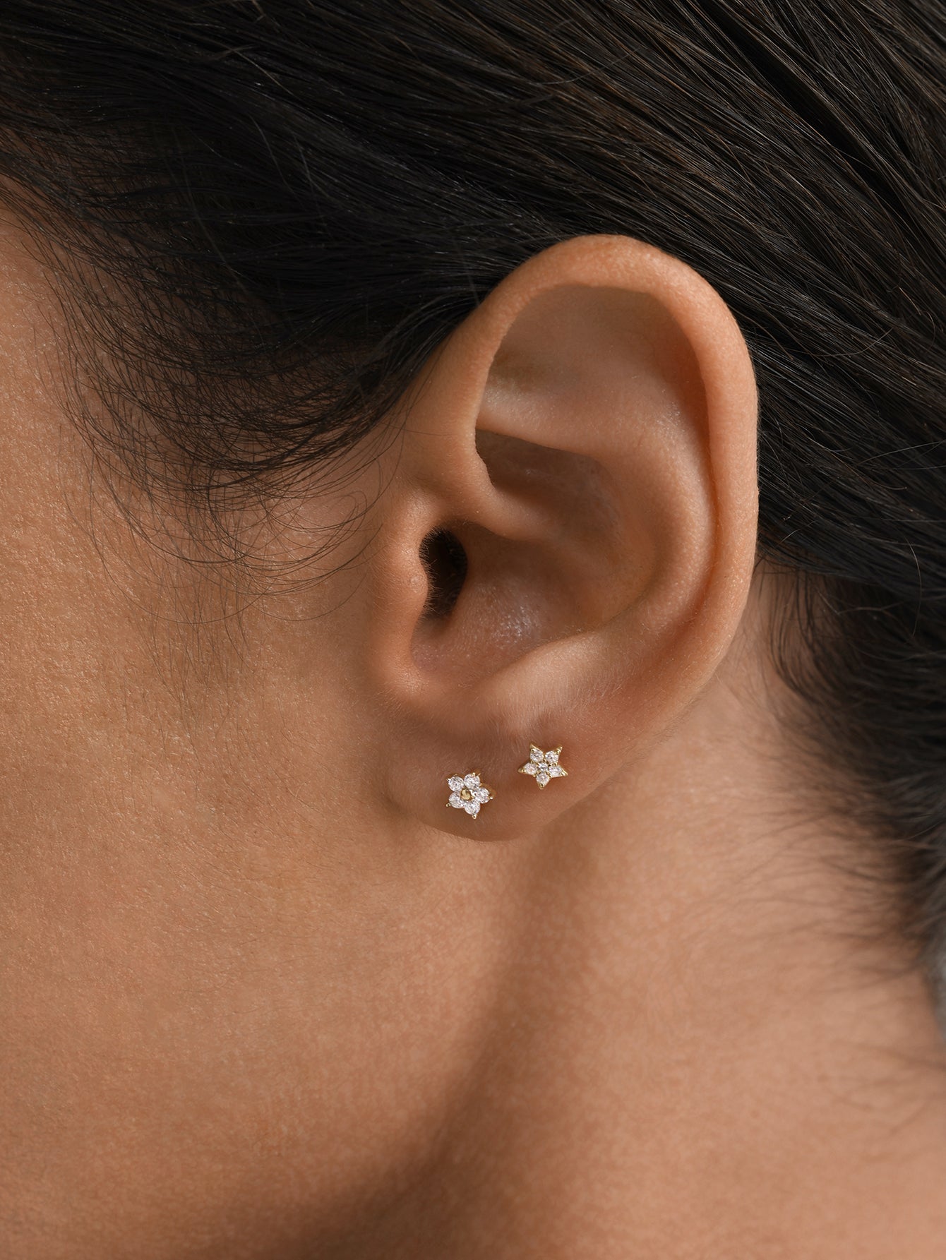 Boucle d'oreille piercing en argent sterling 925 avec fleur et zircon à dos plat réversible à usage quotidien