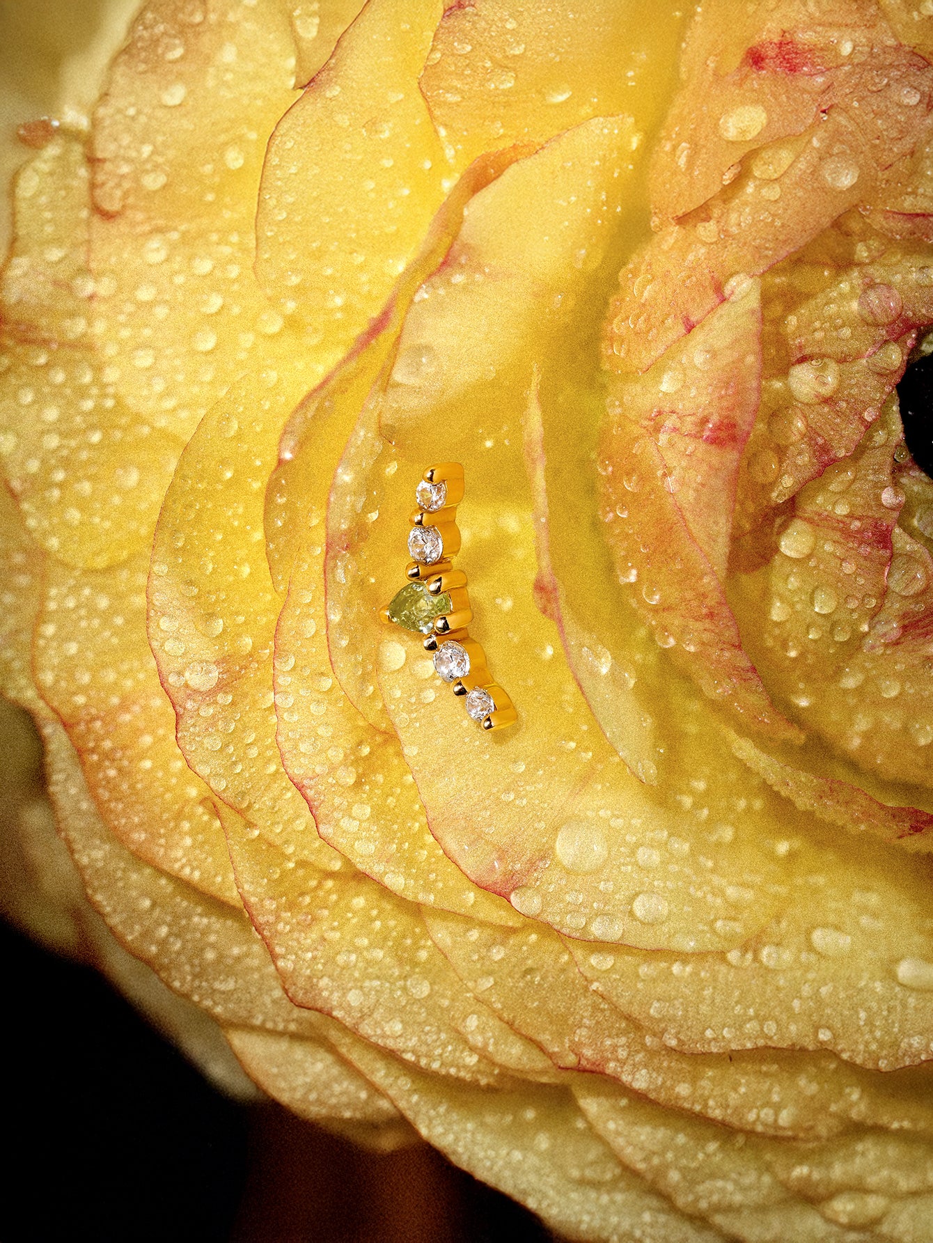 Gem Garden Peridot Arc Flatback in 14K Solid Gold